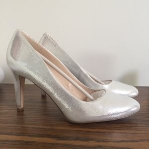 Nine West Handjive Round Toe Pumps